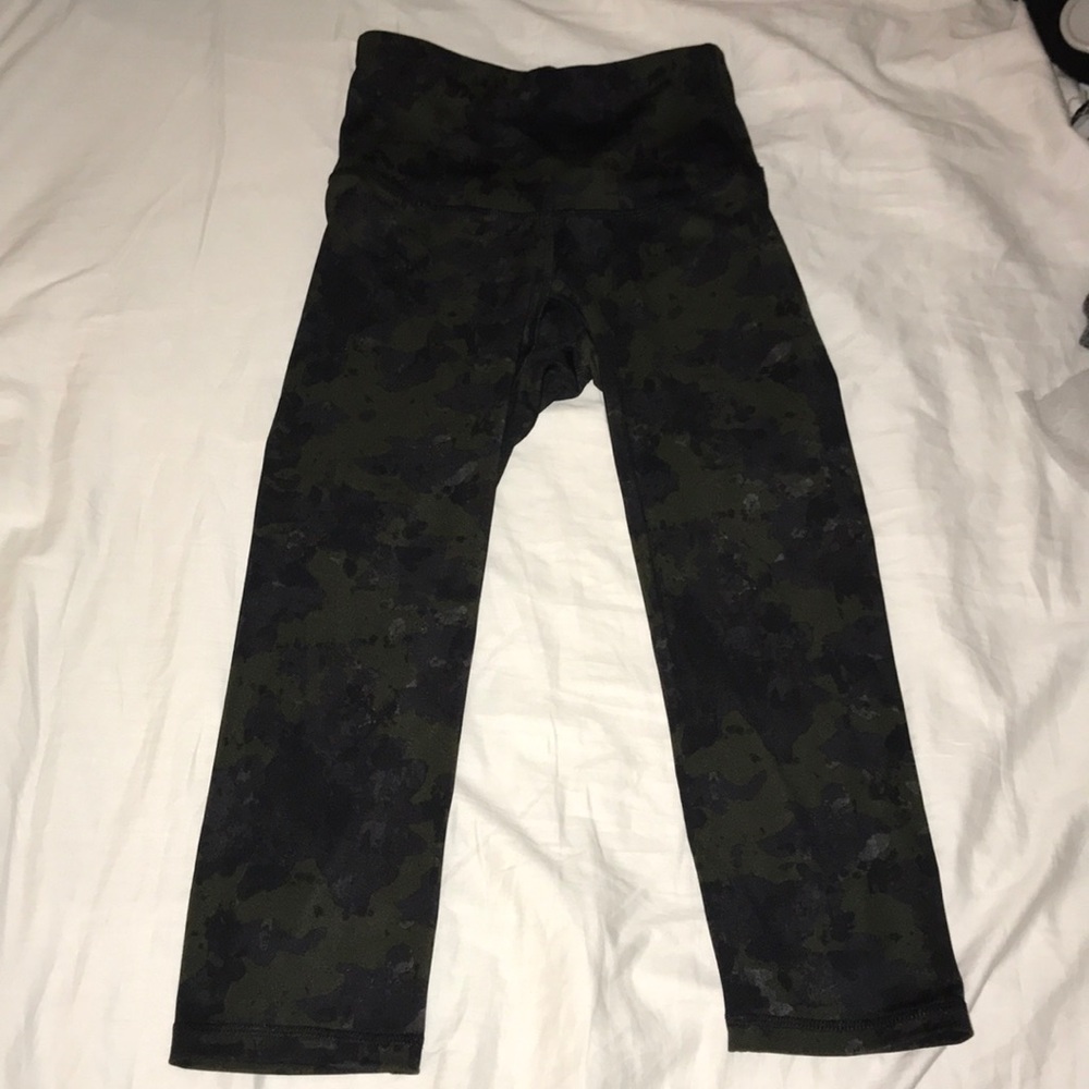 Cropped workout leggings